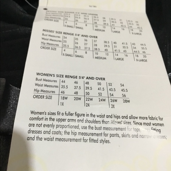 Beautiful New Metallic Silver Pleated Skirt - Picture 3 of 7